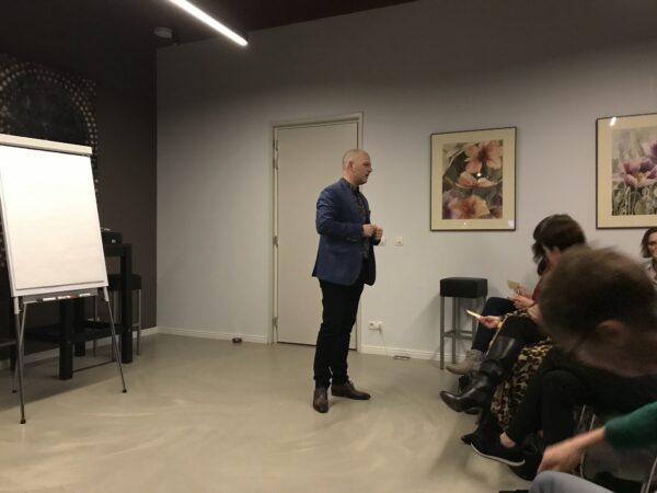 Social media 1: een presentatie verzorgd door Koos Luijk van Mediabureau Koos.